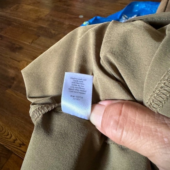 Lucy Green Short Sleeve Snap Front Flex Adventure Dress - Picture 4 of 5